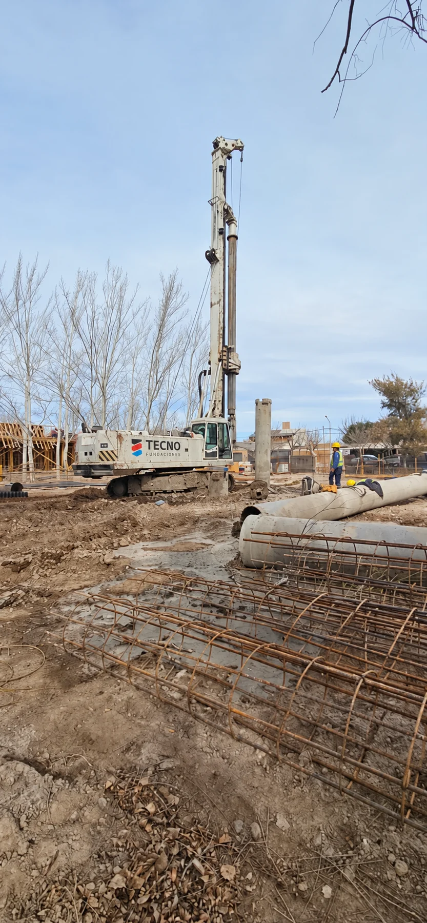 Complejos residenciales · San Patricio del Chañar · Vista del equipo y del frente de trabajo.