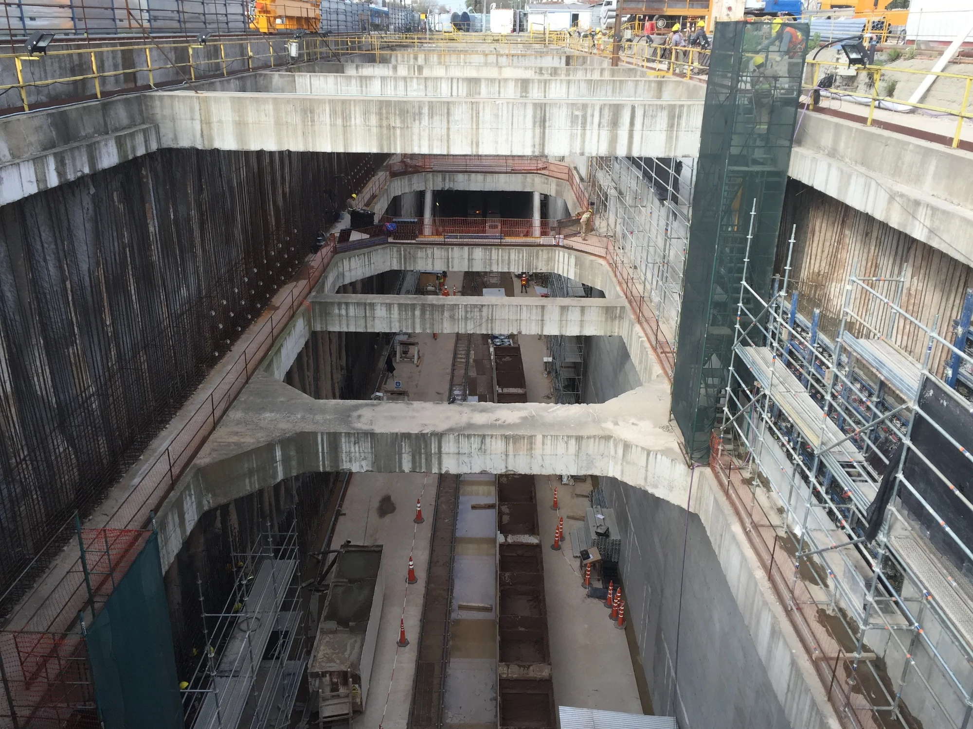 Cortina de pilotes tangentes · Acceso al soterramiento del tren Sarmiento · Haedo · Buenos Aires · Ghella – IECSA – Odebrecht
